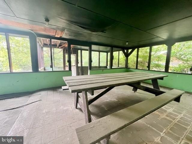 Lake Dr, Luray, VA 22835
