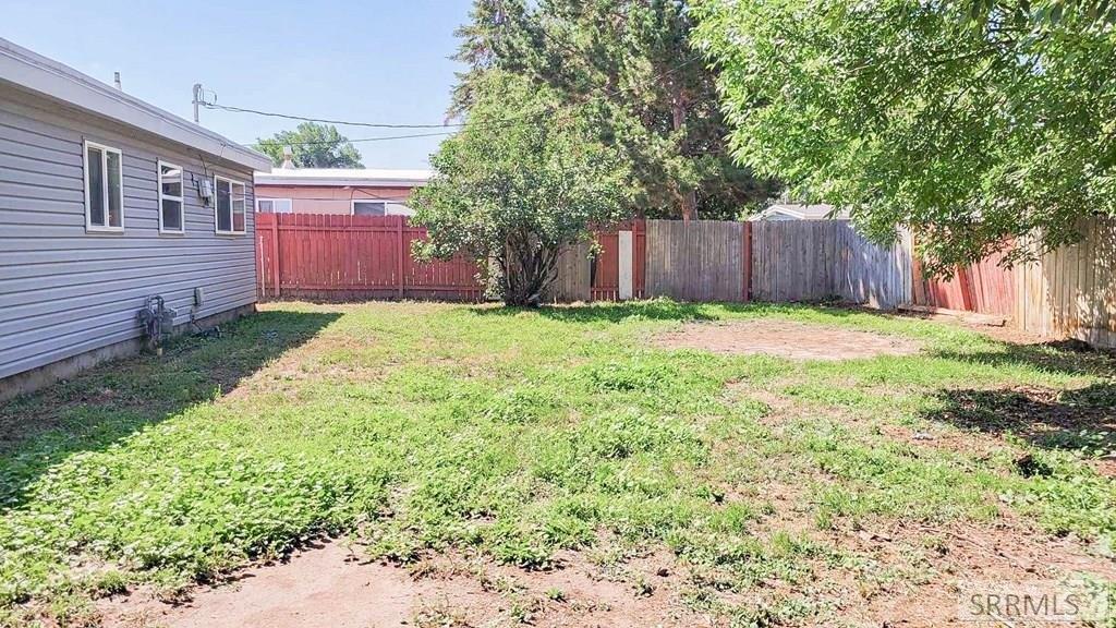 Nixon Ave, Idaho Falls, ID 83404