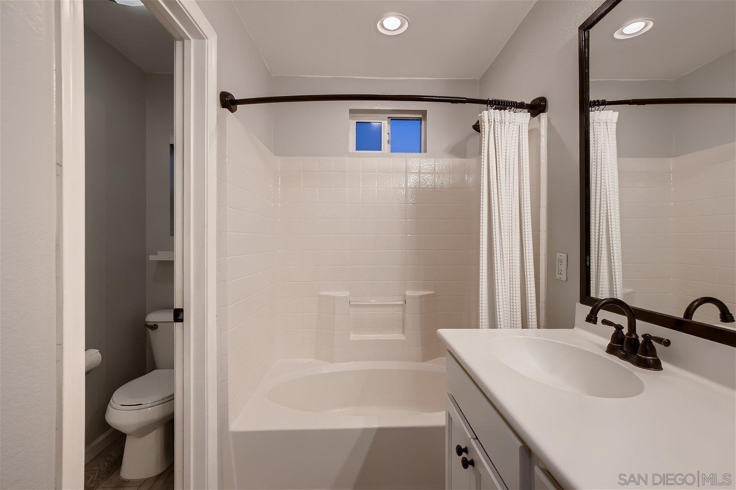 Azalea Ave, San Marcos, CA 92078