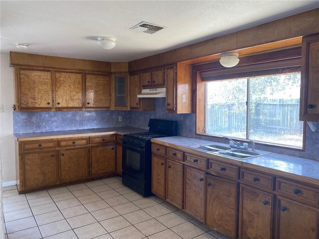 Winchester Ln, Robstown, TX 78380