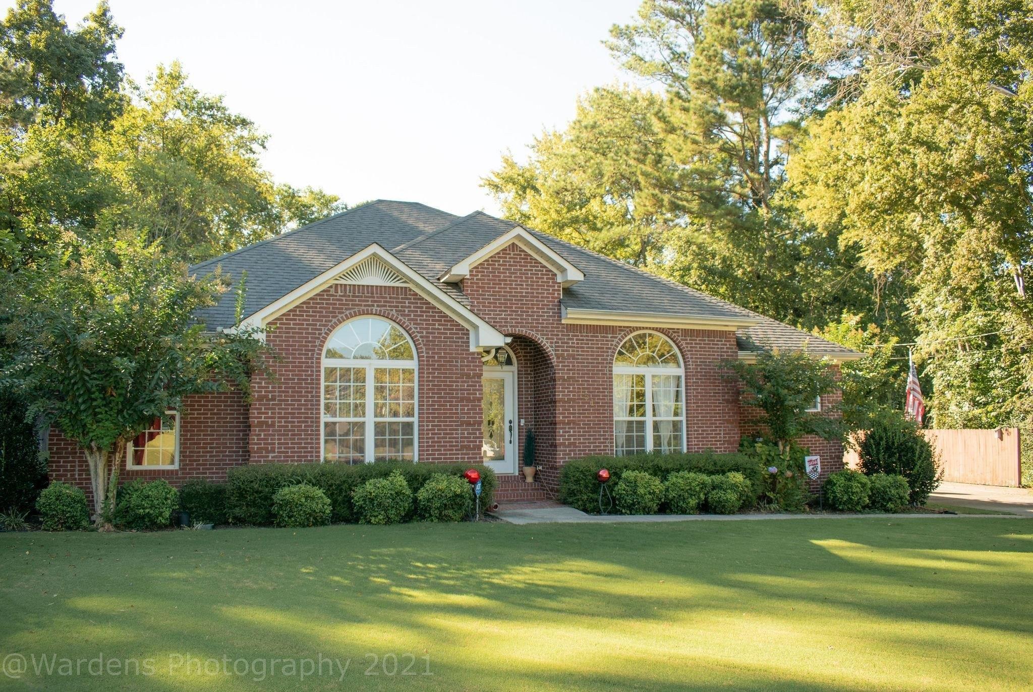 Mia Ln, Russellville, AL 35653