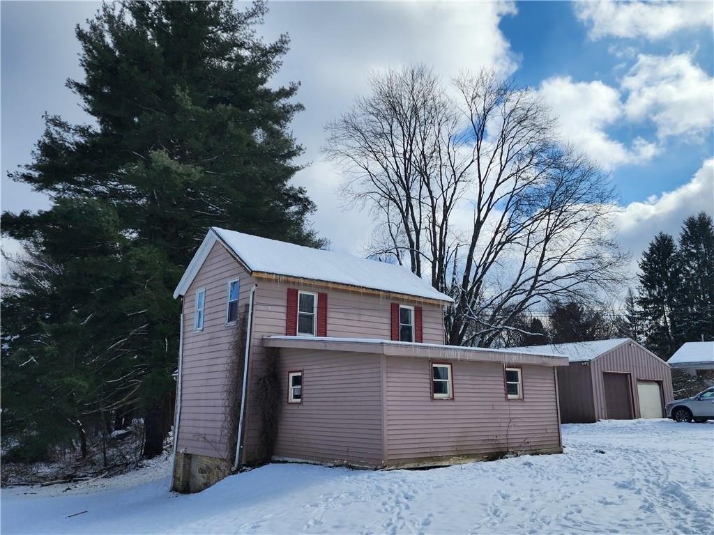 Mead Ave, Corry, PA 16407