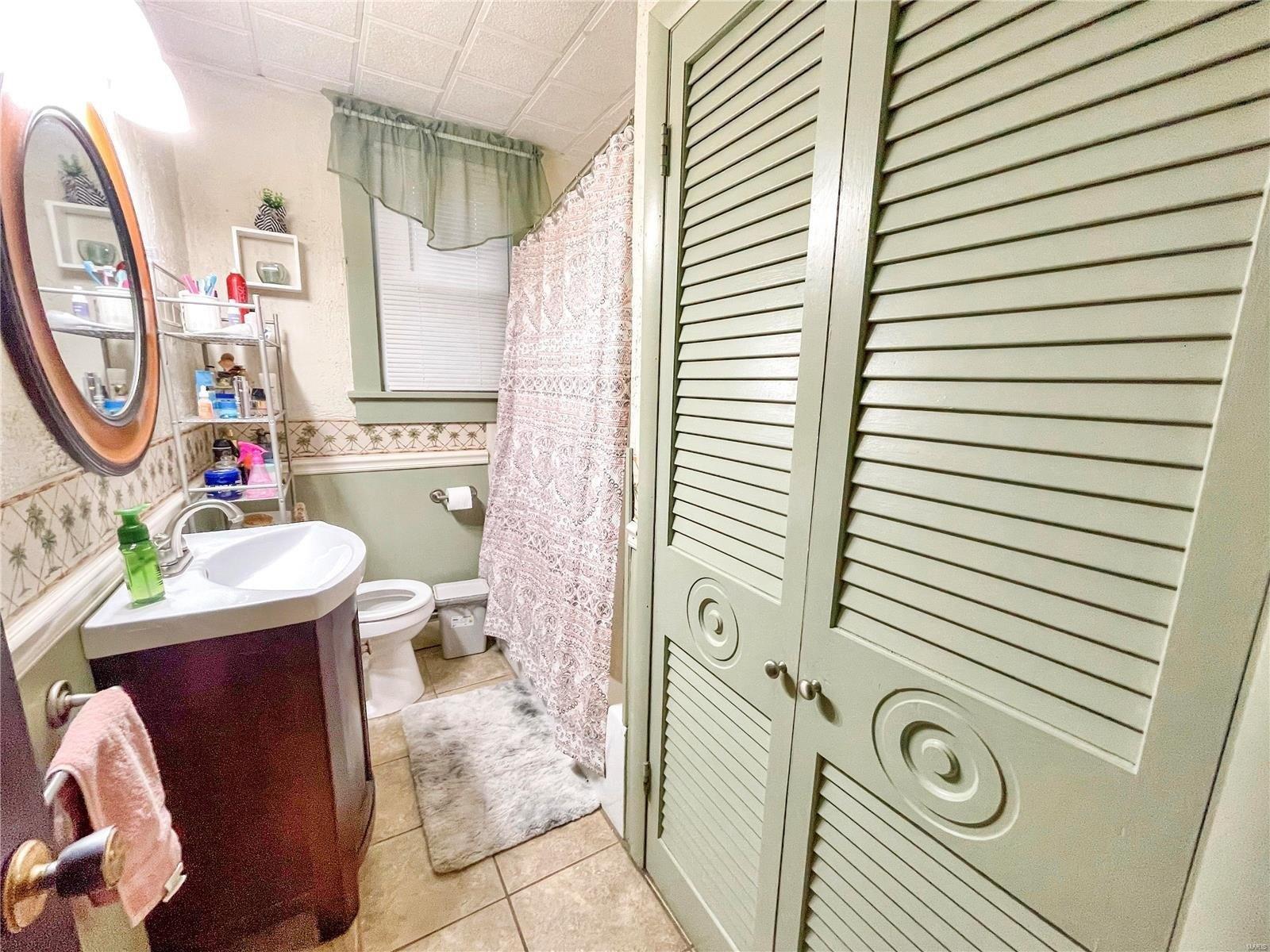 S Walnut St, Perryville, MO 63775