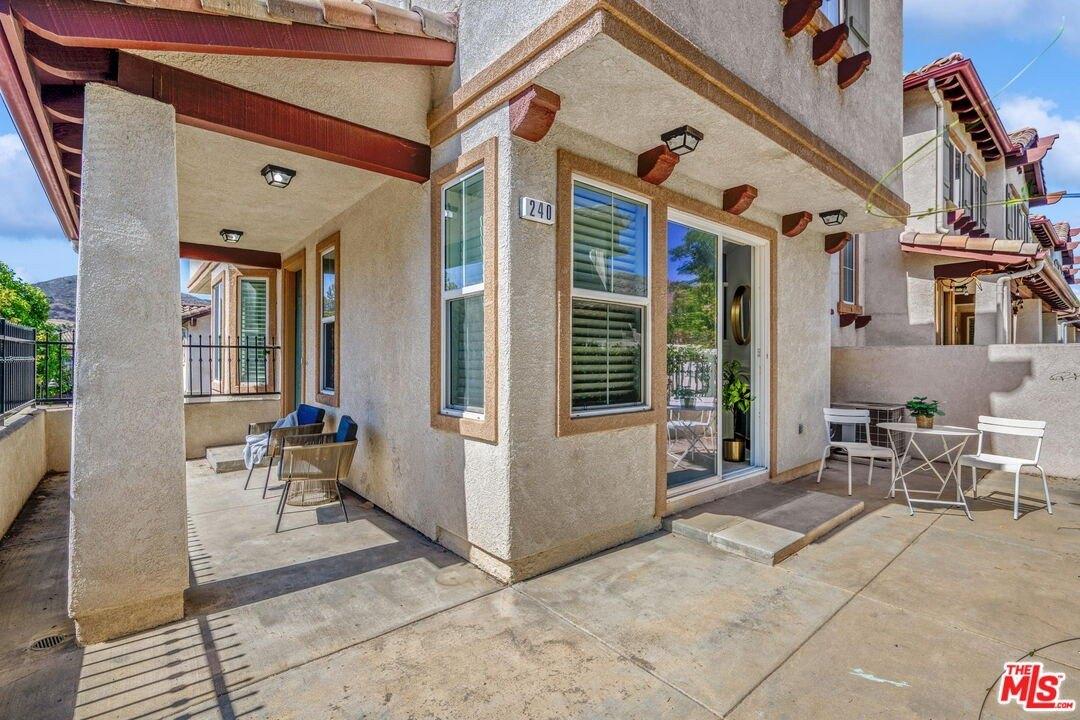 Via Antonio, Thousand Oaks, CA 91320