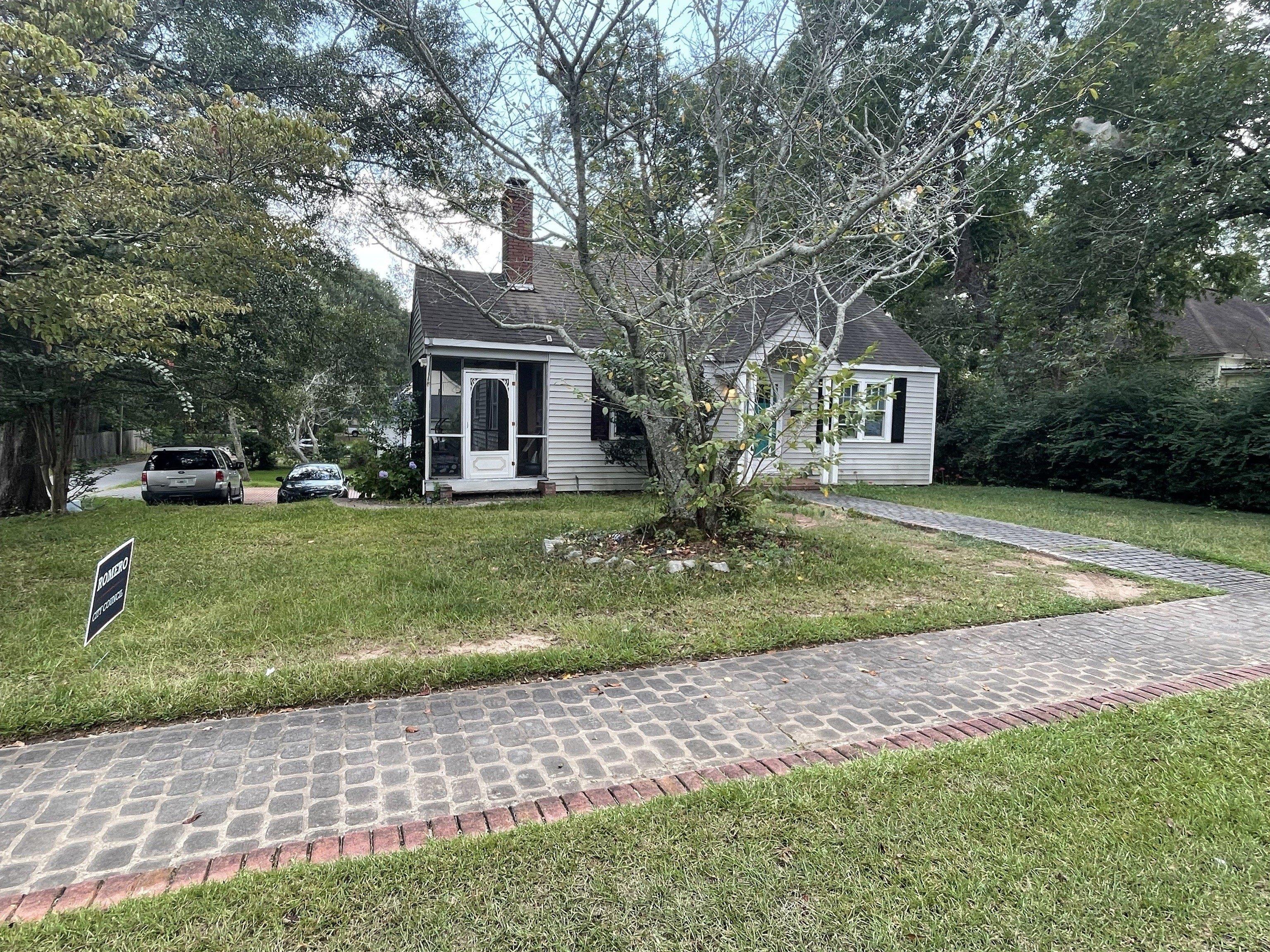 Greenwood St, Barnesville, GA 30204