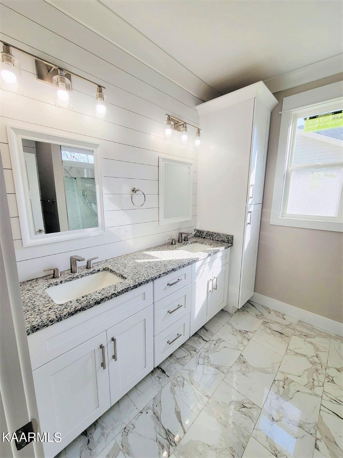 Mialaquo Cir, Loudon, TN 37774
