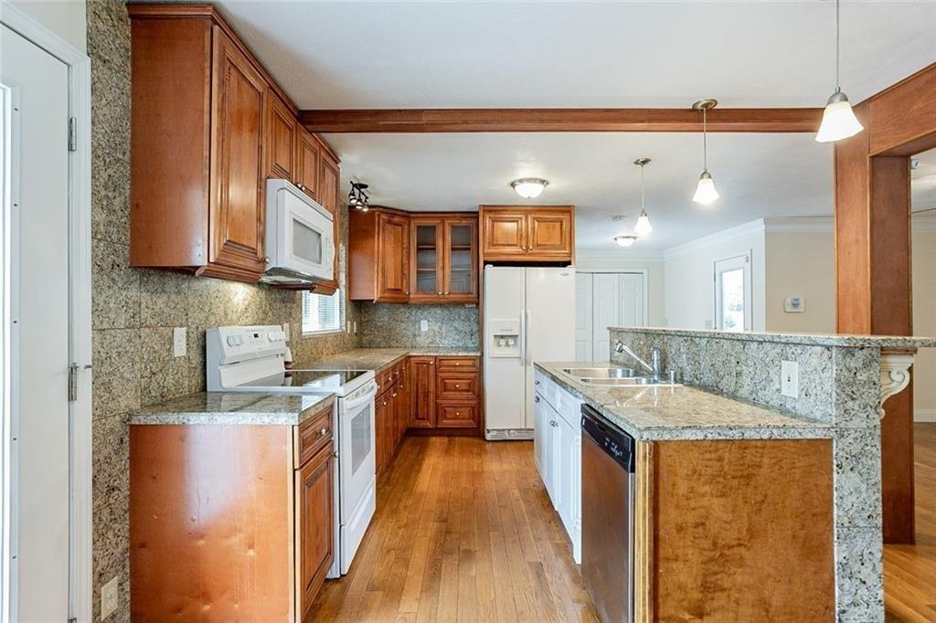 Gunter Cir, Lawrenceville, GA 30043