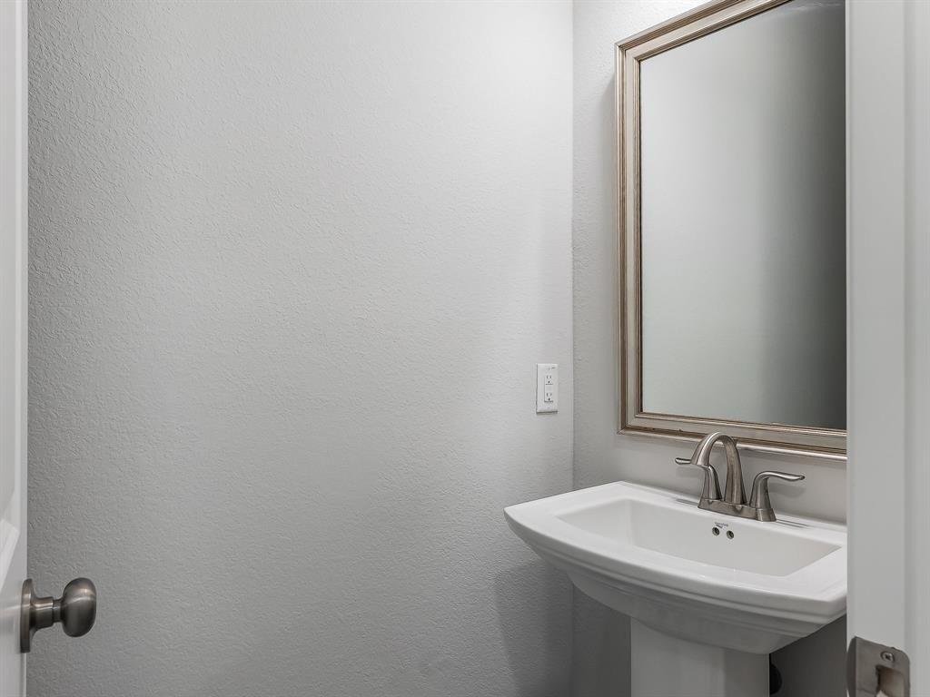 Rowlett Dr, Mckinney, TX 75070