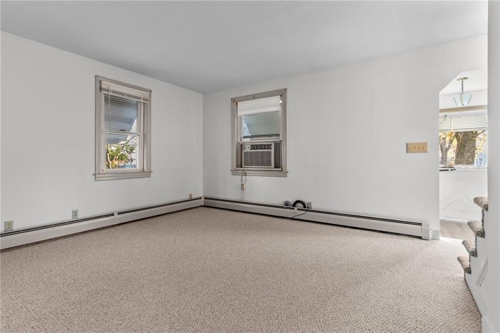Phenix Ave, Cranston, RI 02920