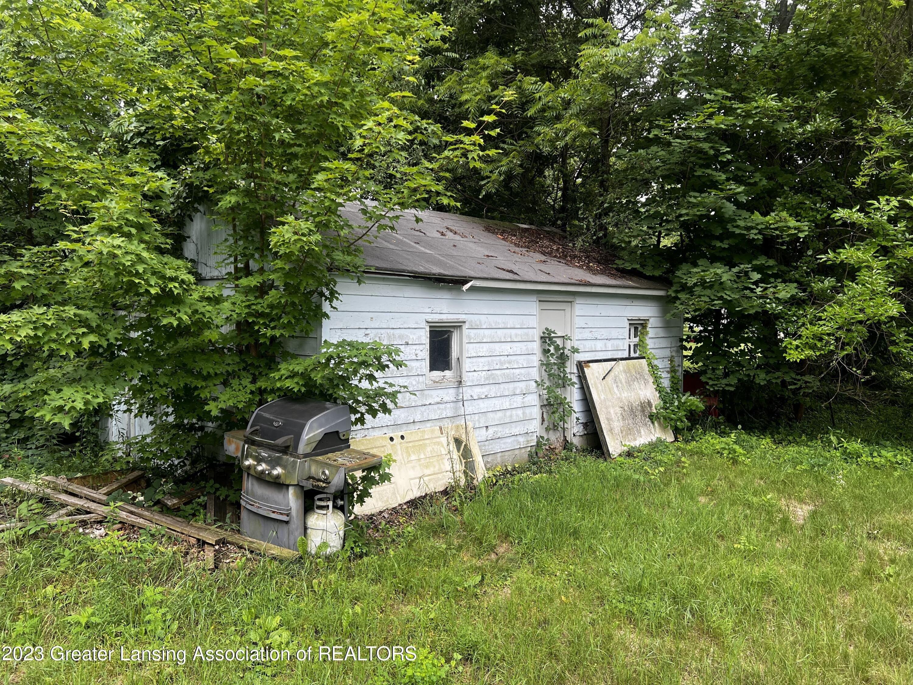 S Clinton St, Charlotte, MI 48813