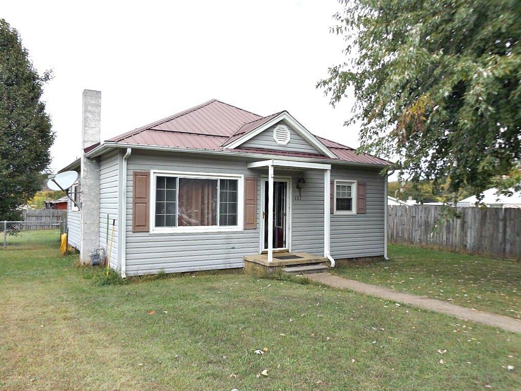 Banner St, Erwin, TN 37650