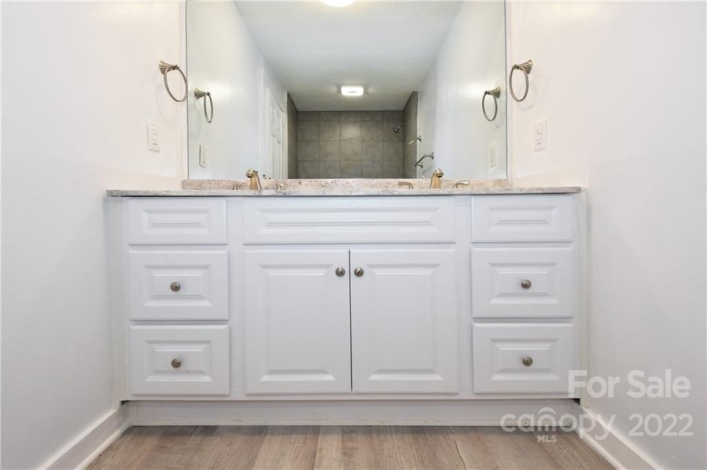4th St, Statesville, NC 28677