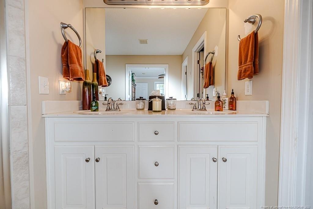 Cashmere Ct, Sanford, NC 27332