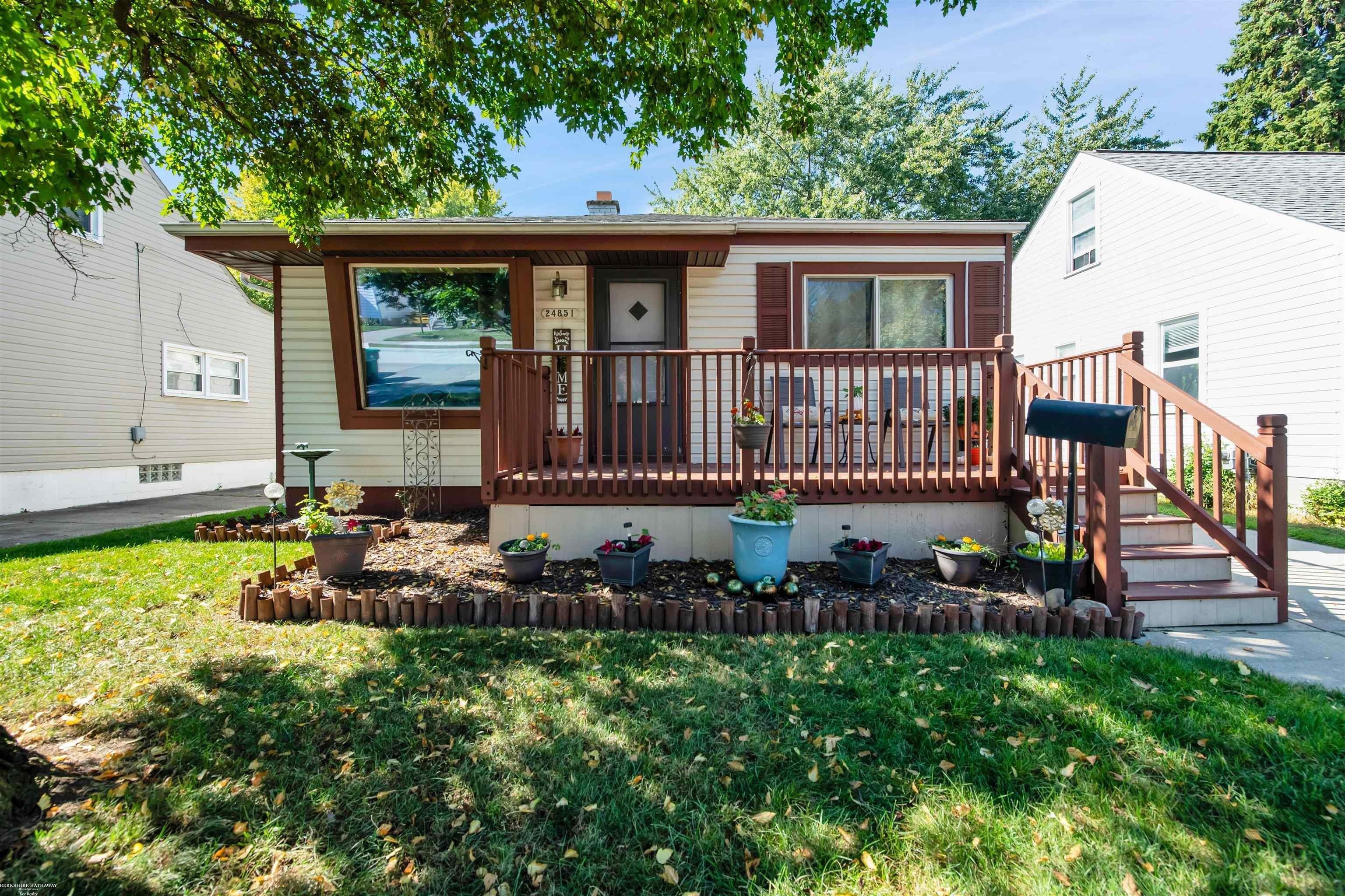 Grove Ave, Eastpointe, MI 48021