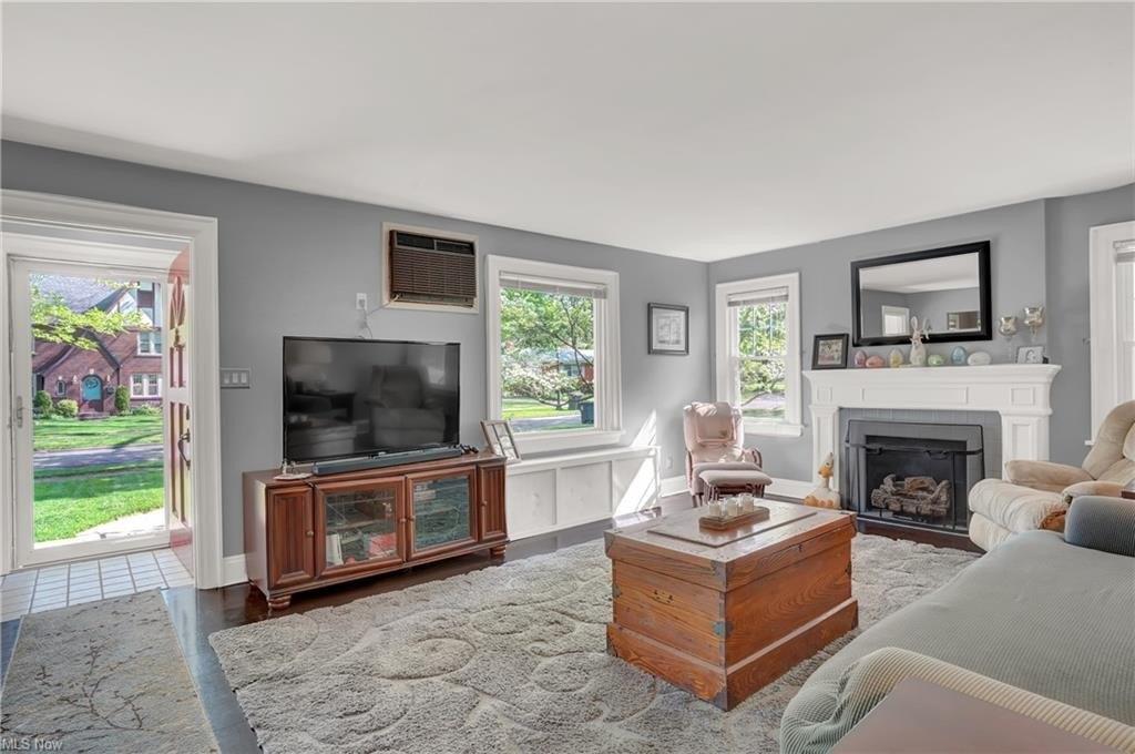 Sundale Rd, Akron, OH 44313