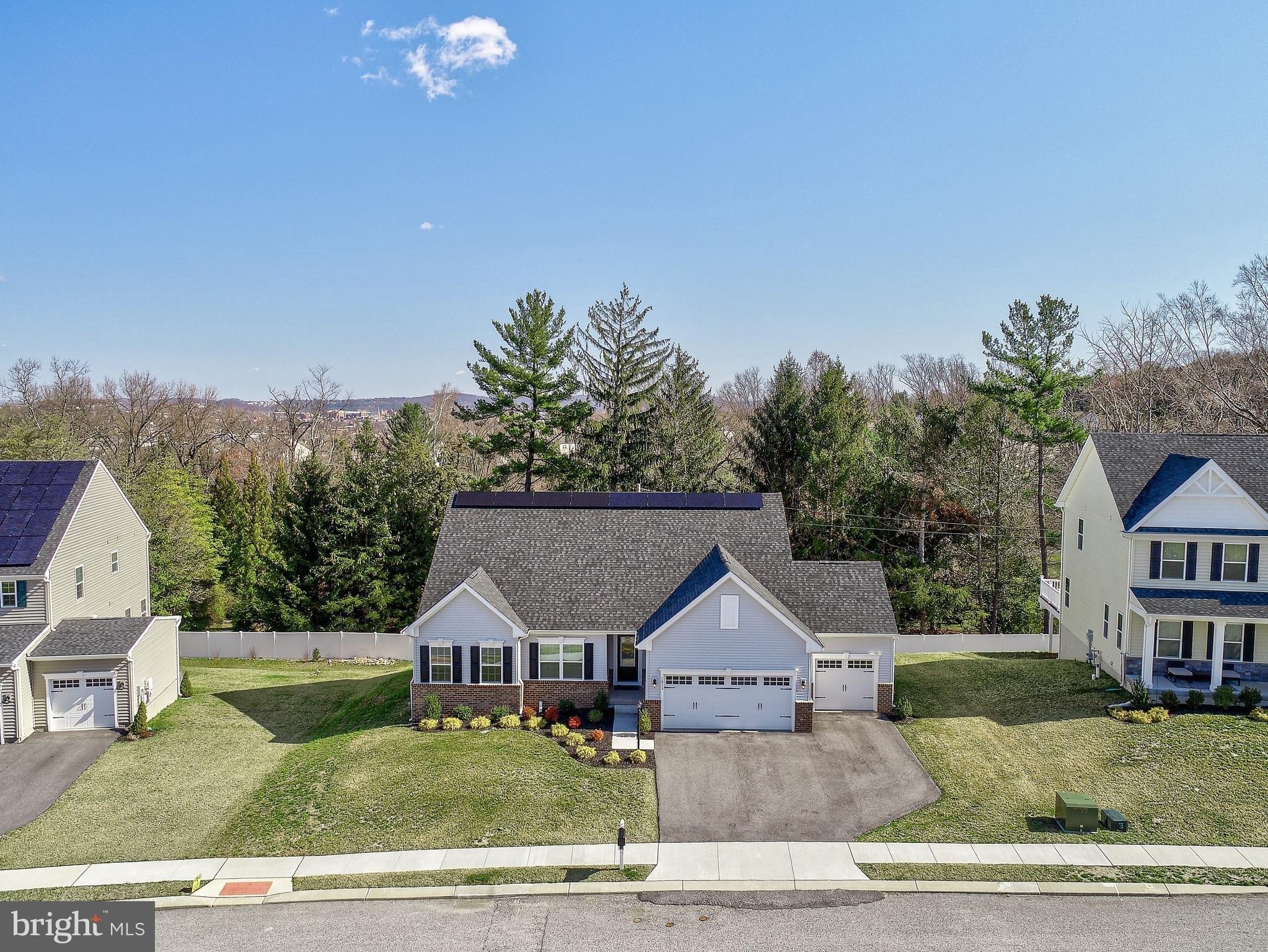 Pin Oak Ln, York, PA 17403