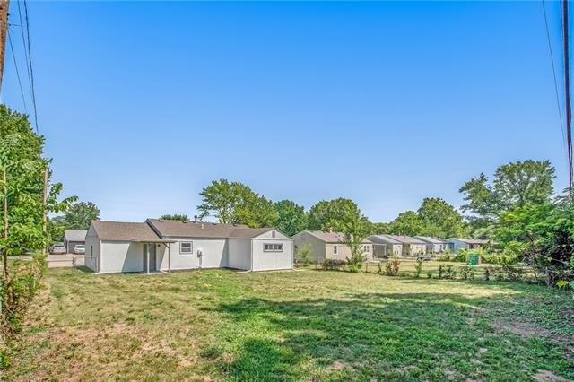 S Crescent Ave, Independence, MO 64052