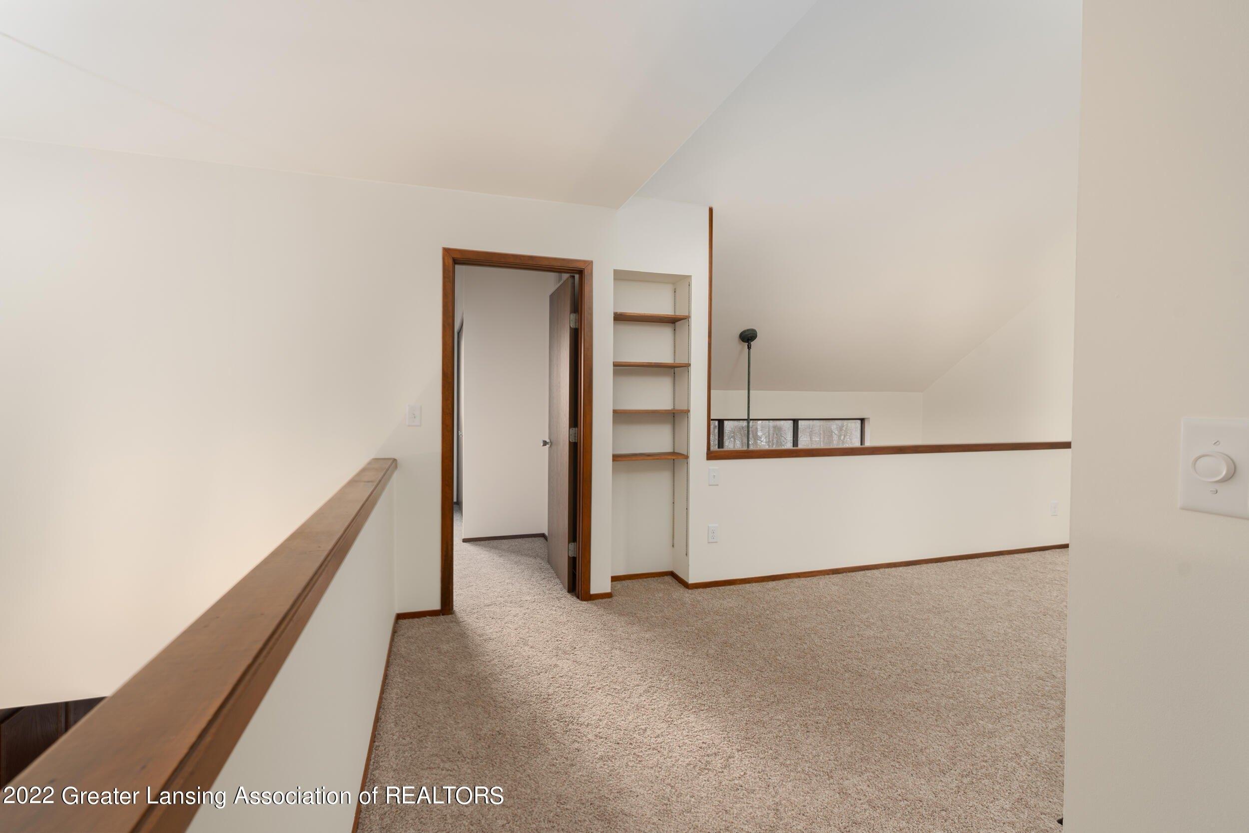 E Meadows Ct, Okemos, MI 48864