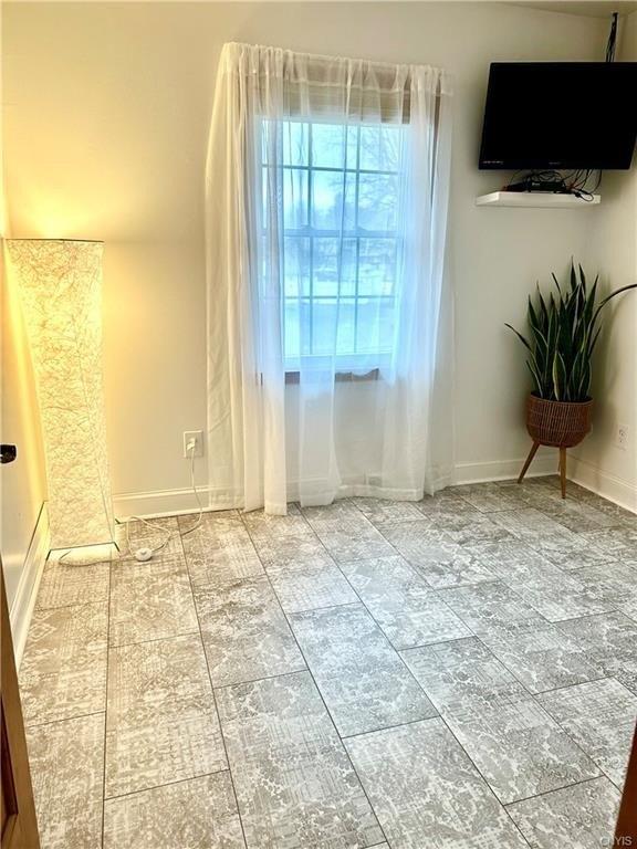 Redwood Ave, Utica, NY 13502