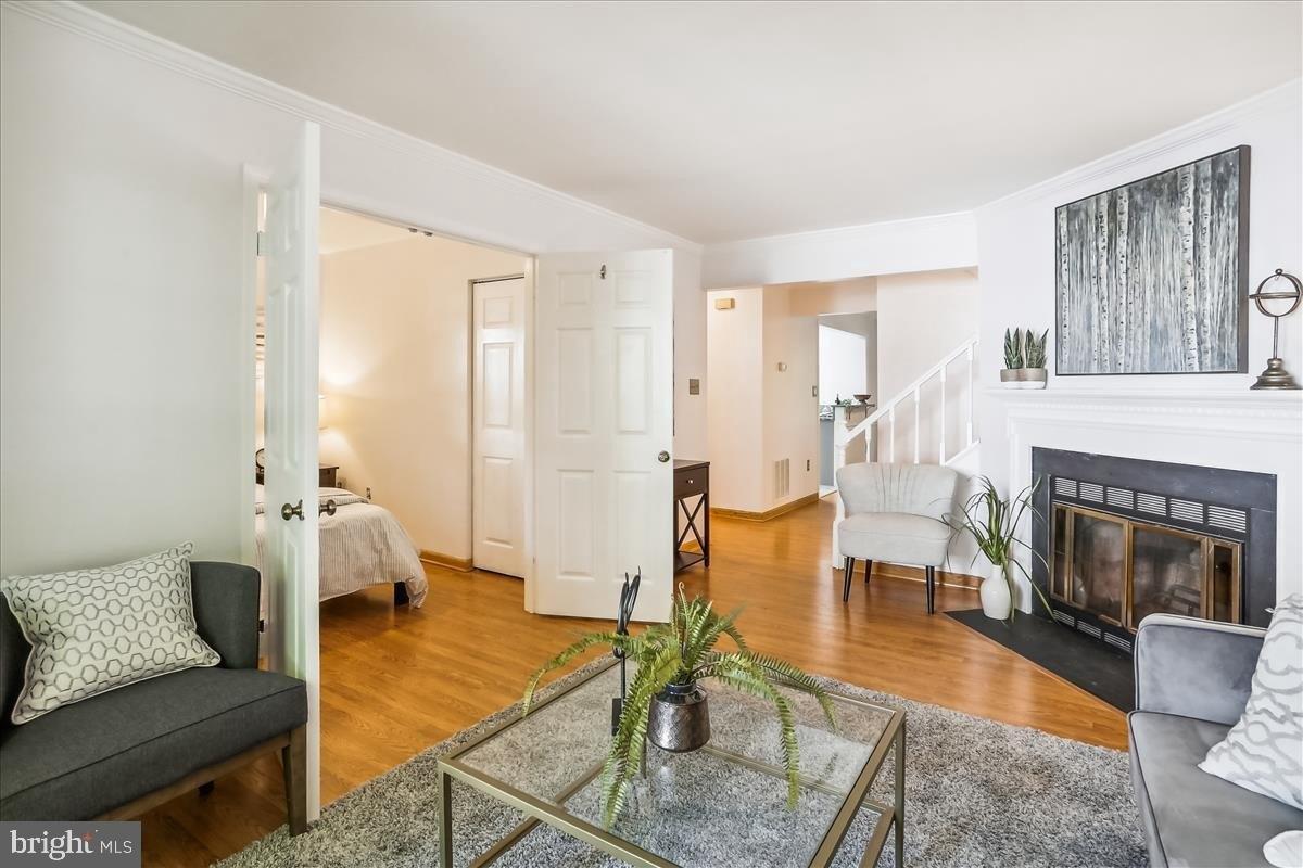Crown Royal Cir, Alexandria, VA 22310