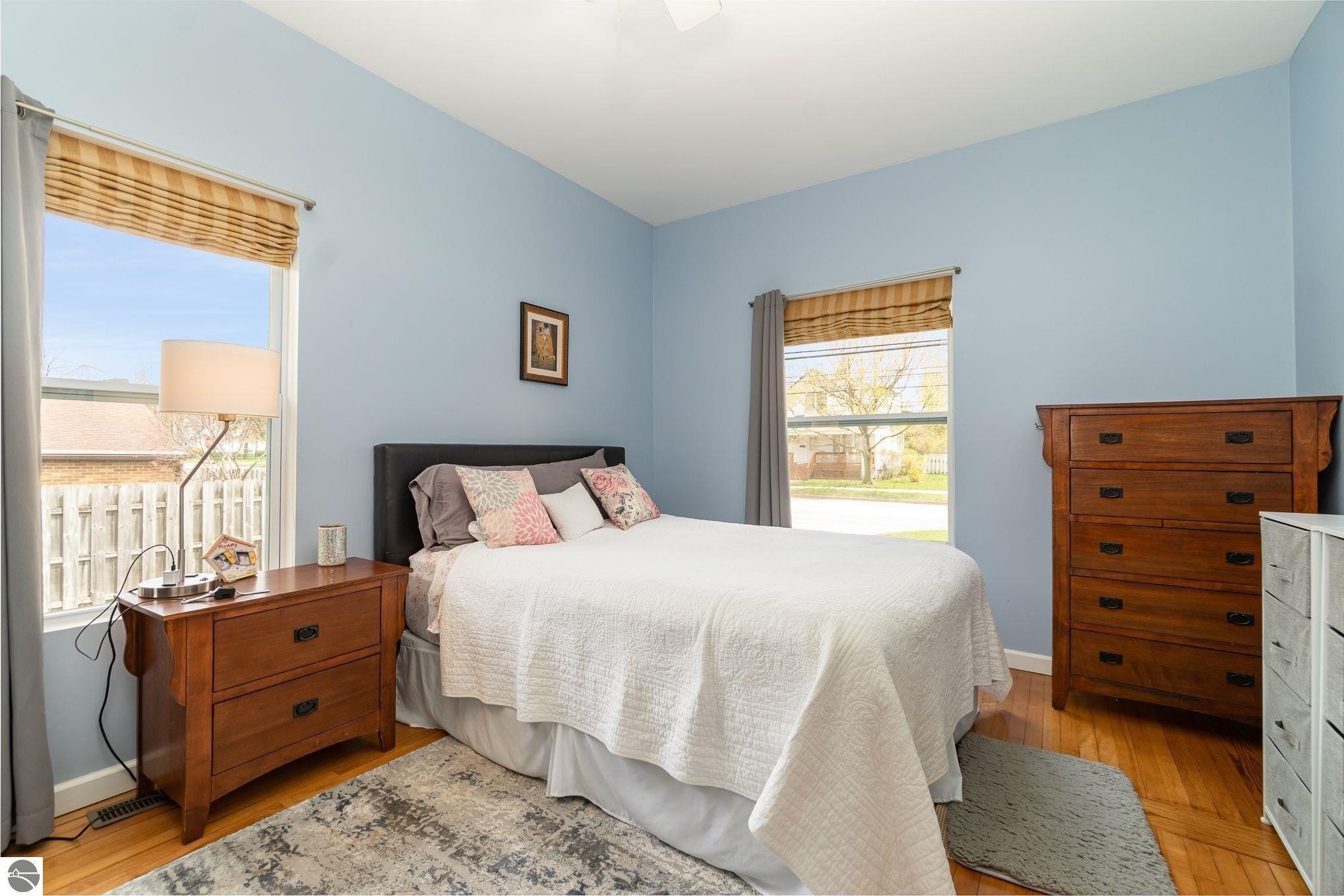 Wright Ave, Alma, MI 48801