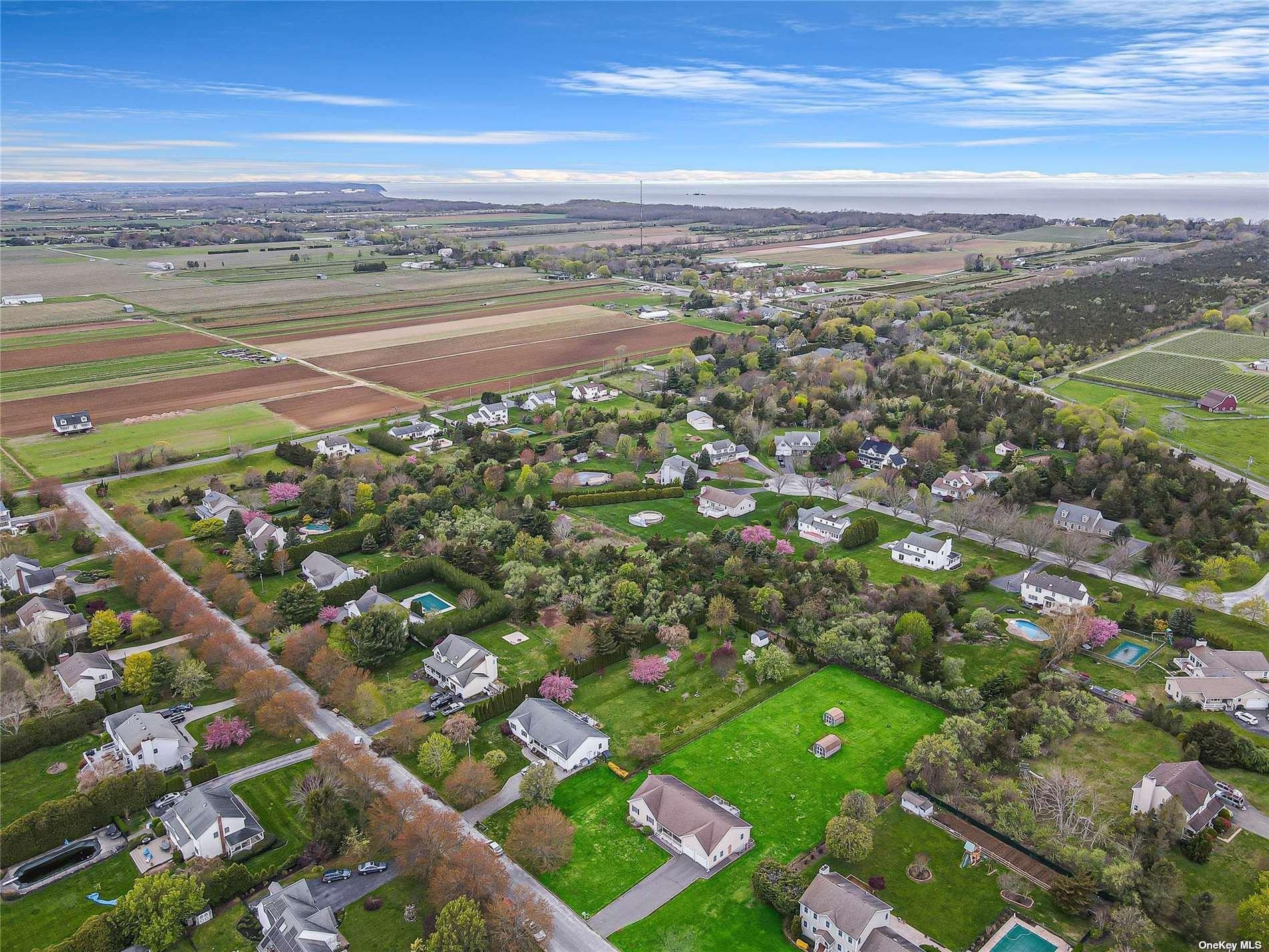 Harvest Ln, Mattituck, NY 11952