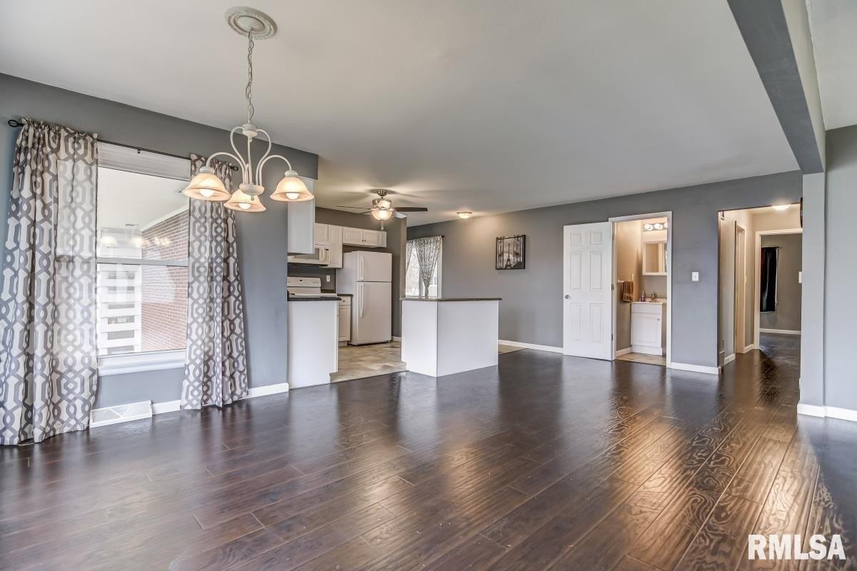 Park St, Auburn, IL 62615