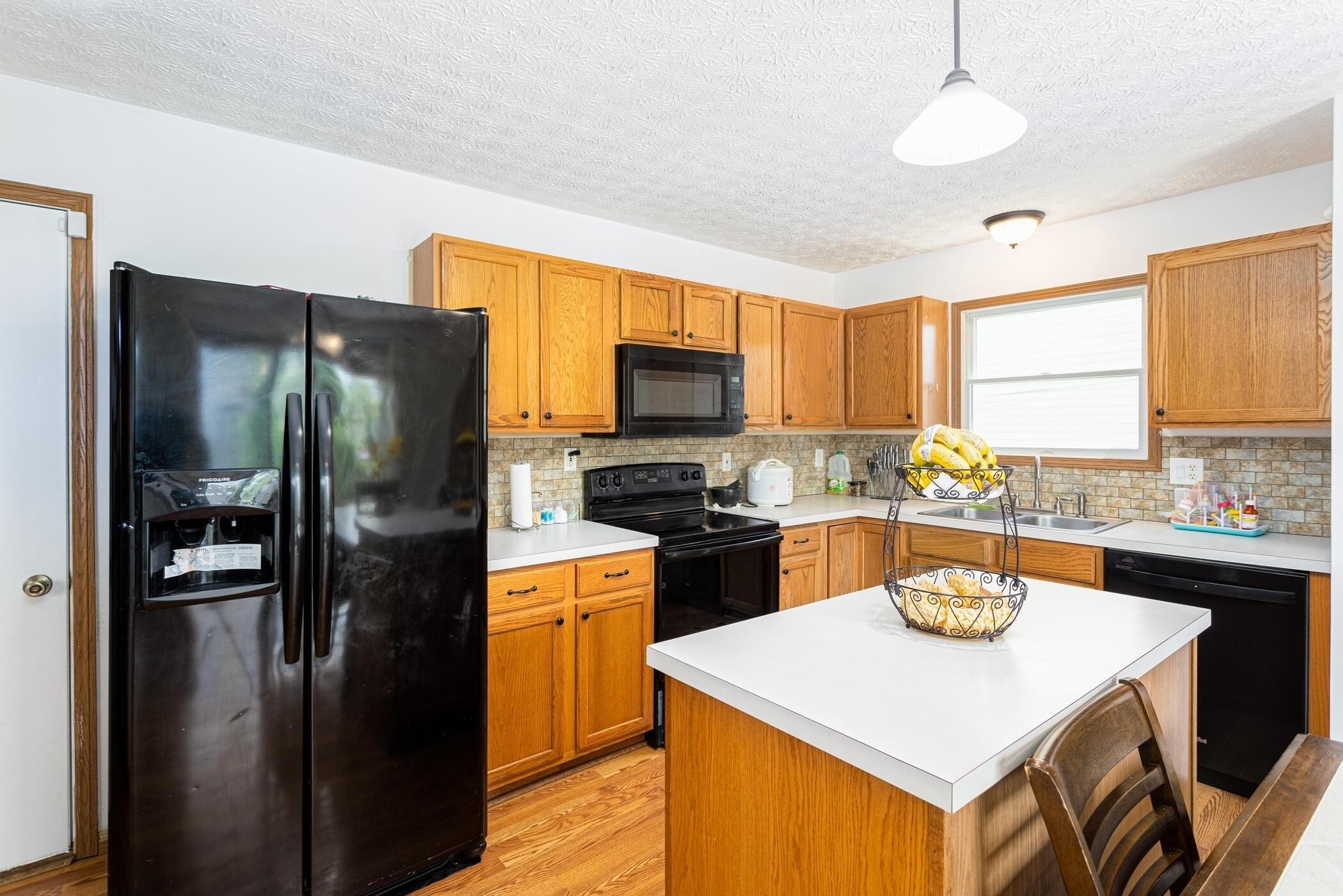 Larksdale Dr, Galloway, OH 43119