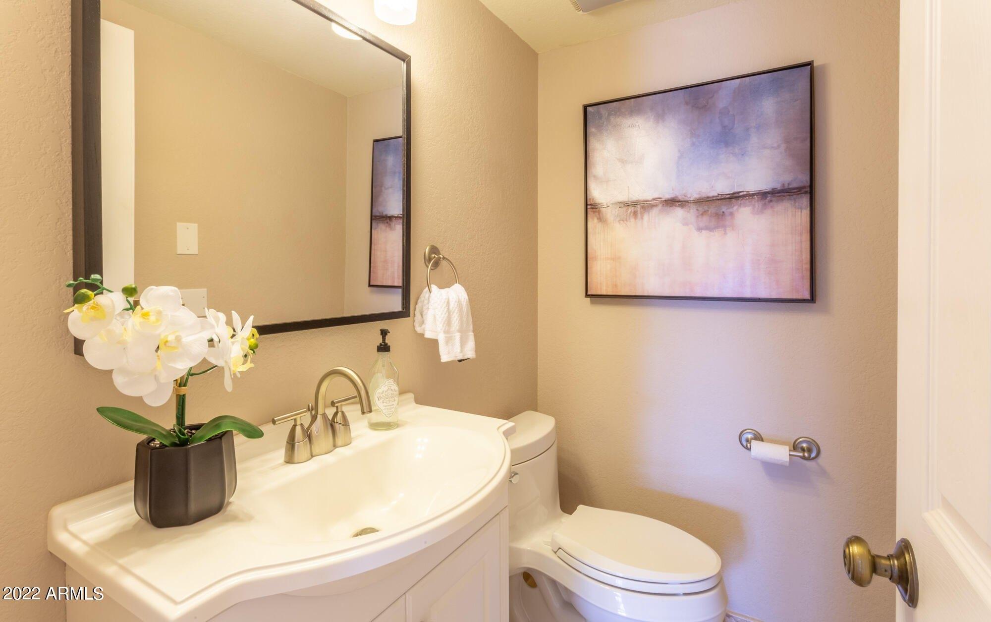 E Rose Ln, Phoenix, AZ 85016