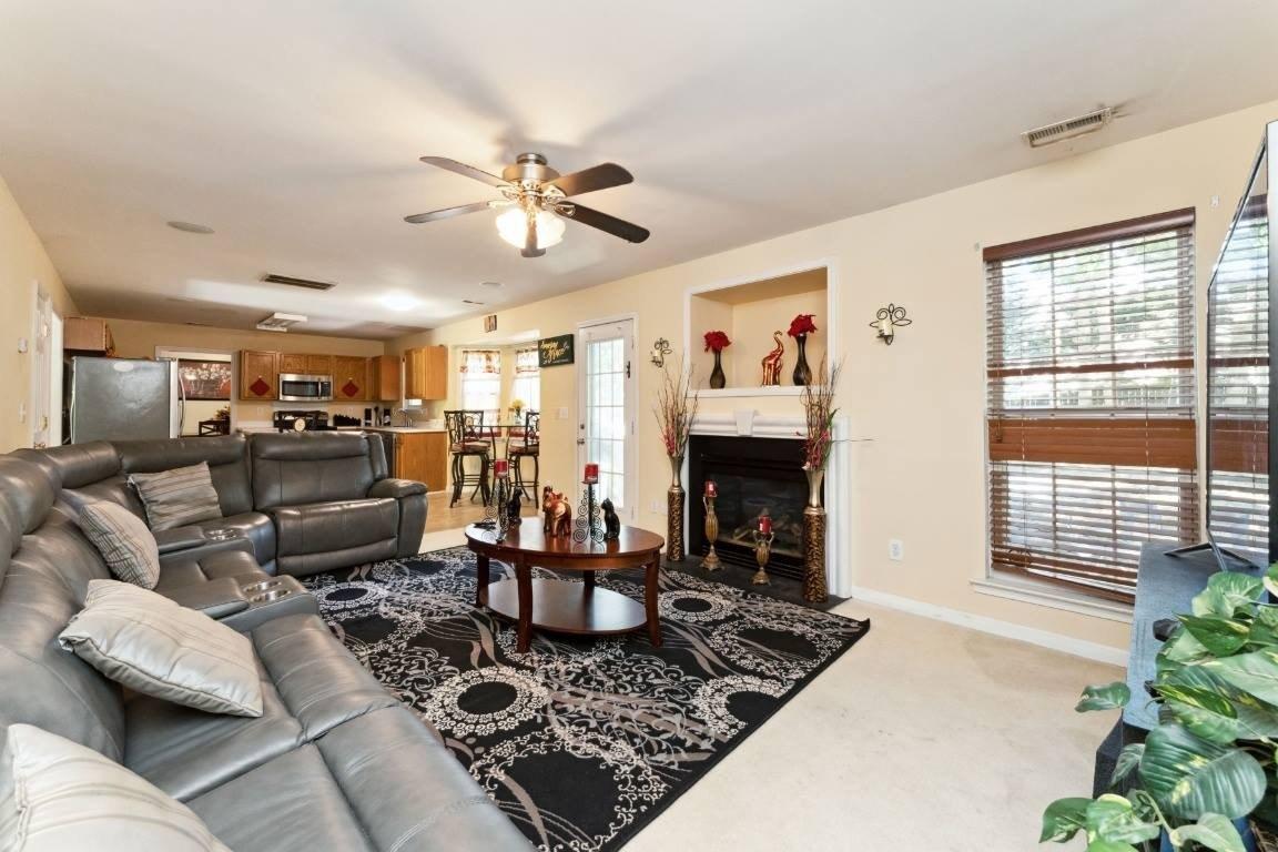 Austin Ridge Ln, Charlotte, NC 28214