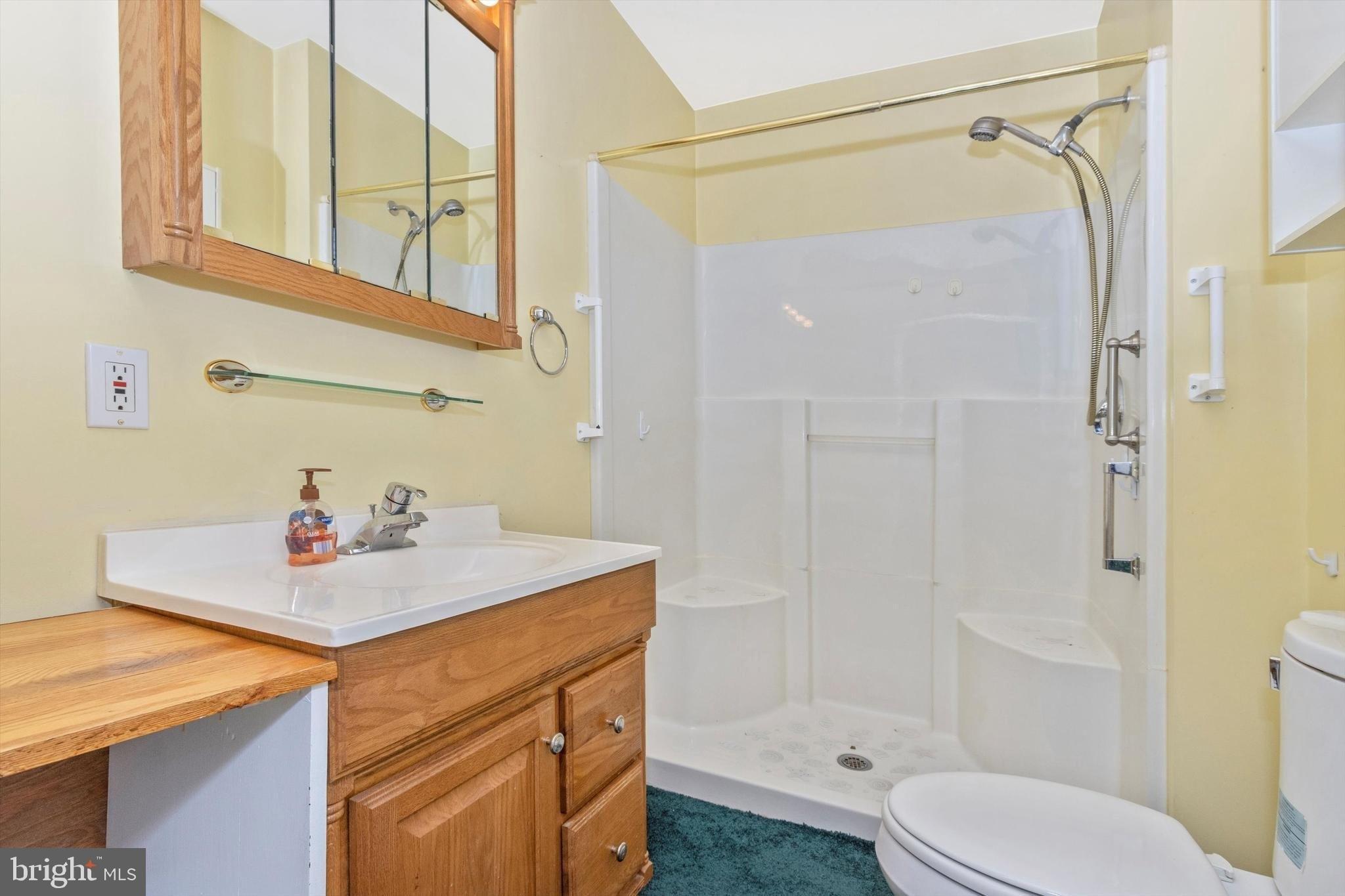 Lutz Ave, Essex, MD 21221