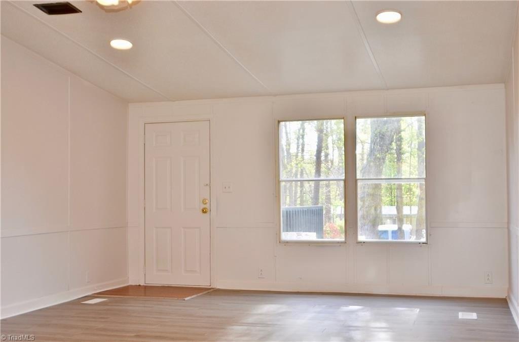 Ben Ln, Walkertown, NC 27051