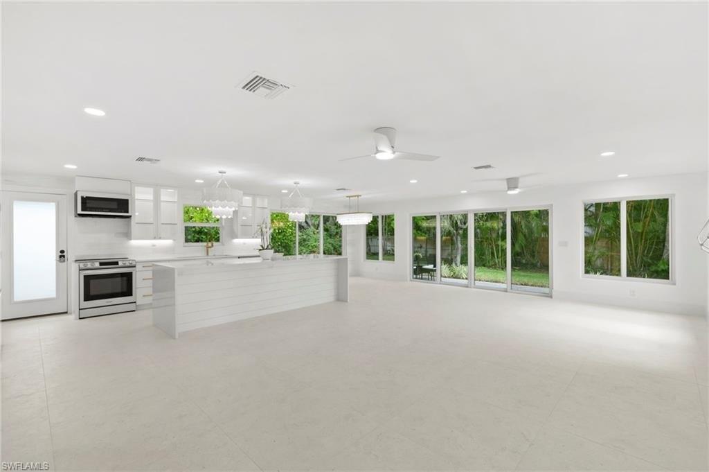 Knights Bridge Rd, Naples, FL 34112