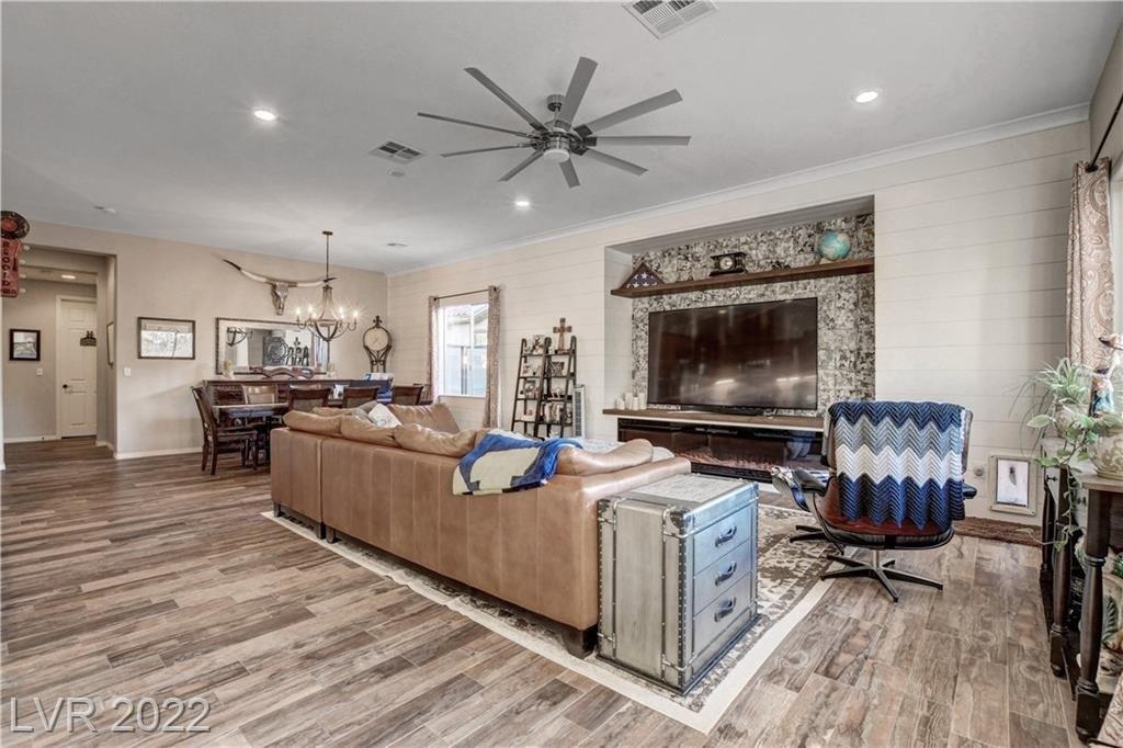 Via Campanile Ave, Las Vegas, NV 89131