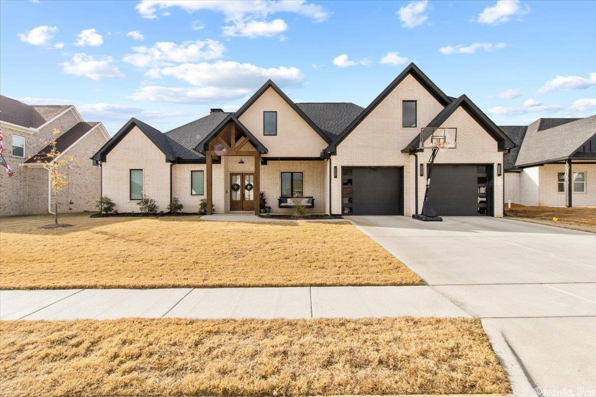 Fields Dr, Benton, AR 72019