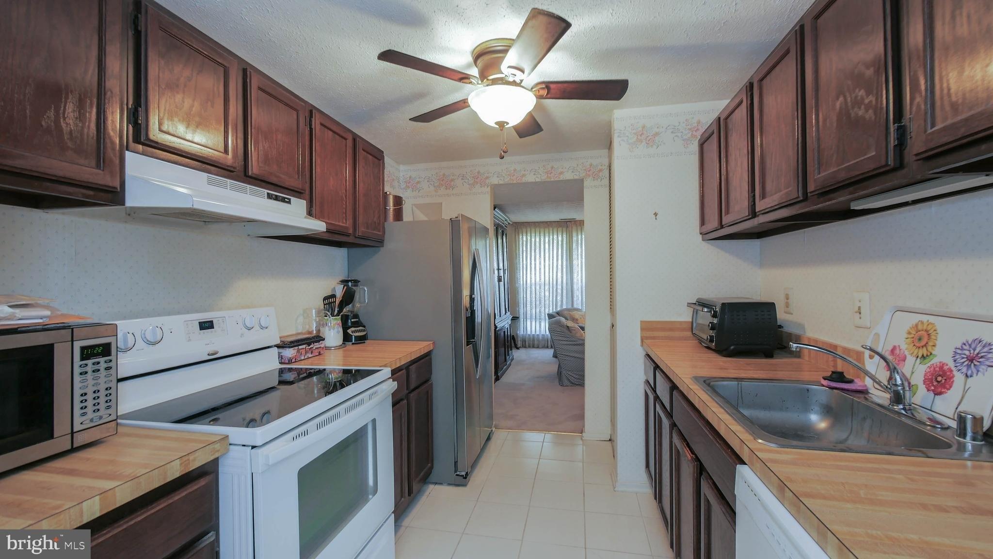 Sandpiper Dr, Voorhees, NJ 08043