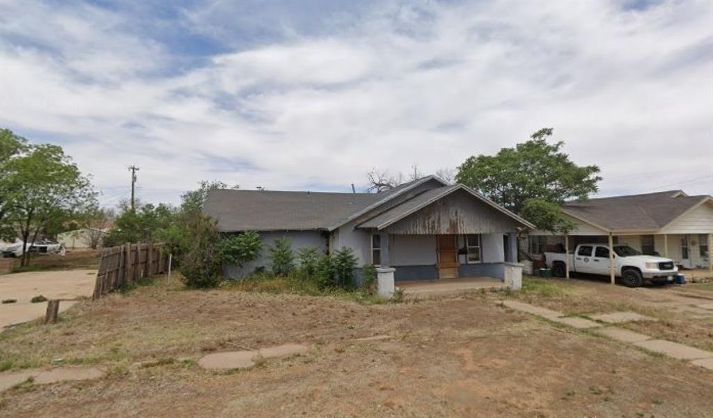 S 13th St, Slaton, TX 79364