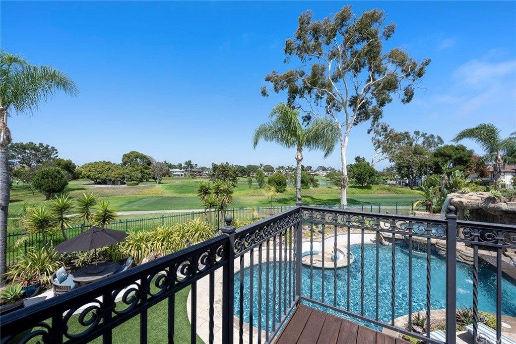 Radcliff Cir, Huntington Beach, CA 92648