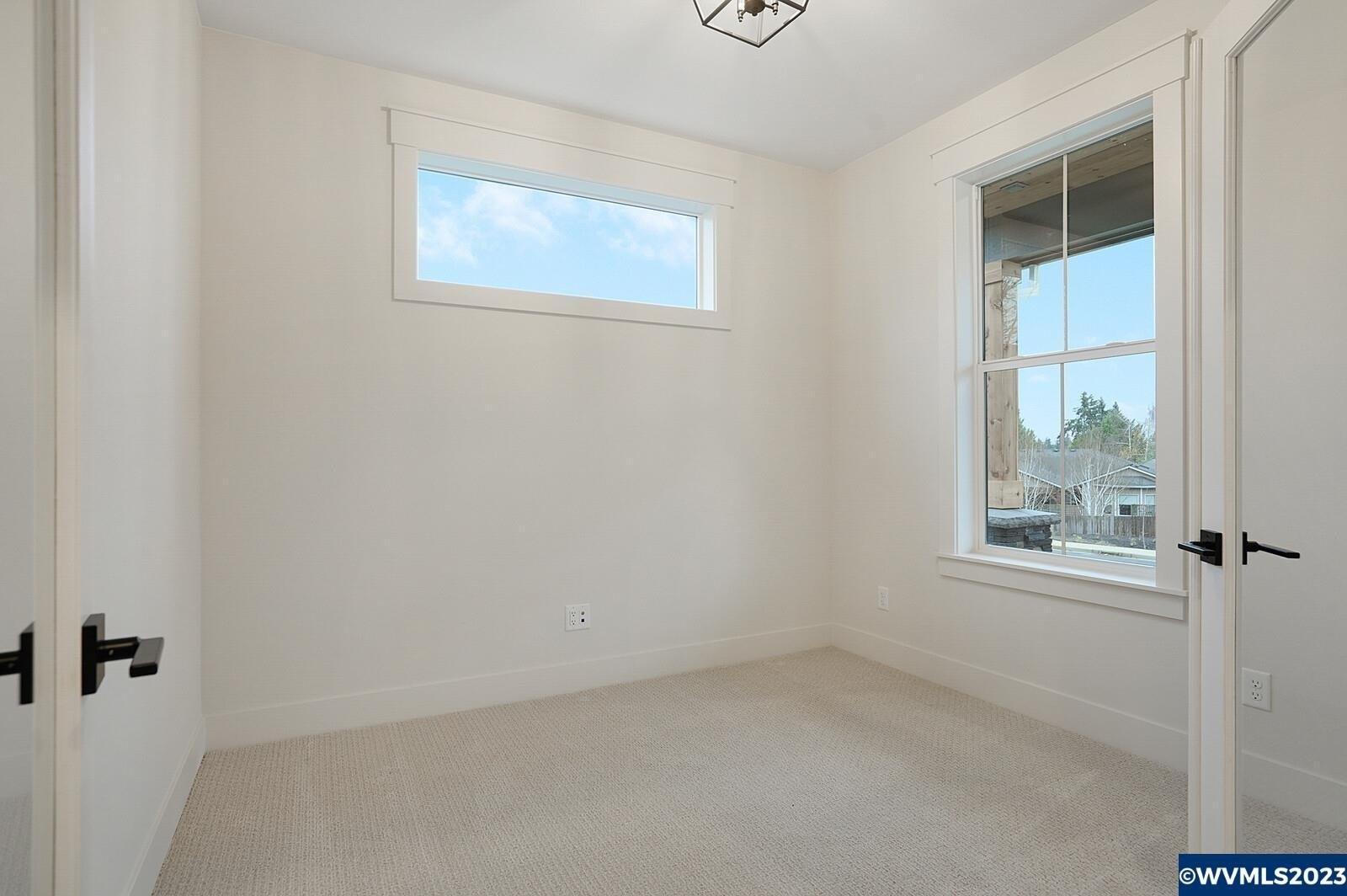 Doughton St S, Salem, OR 97302