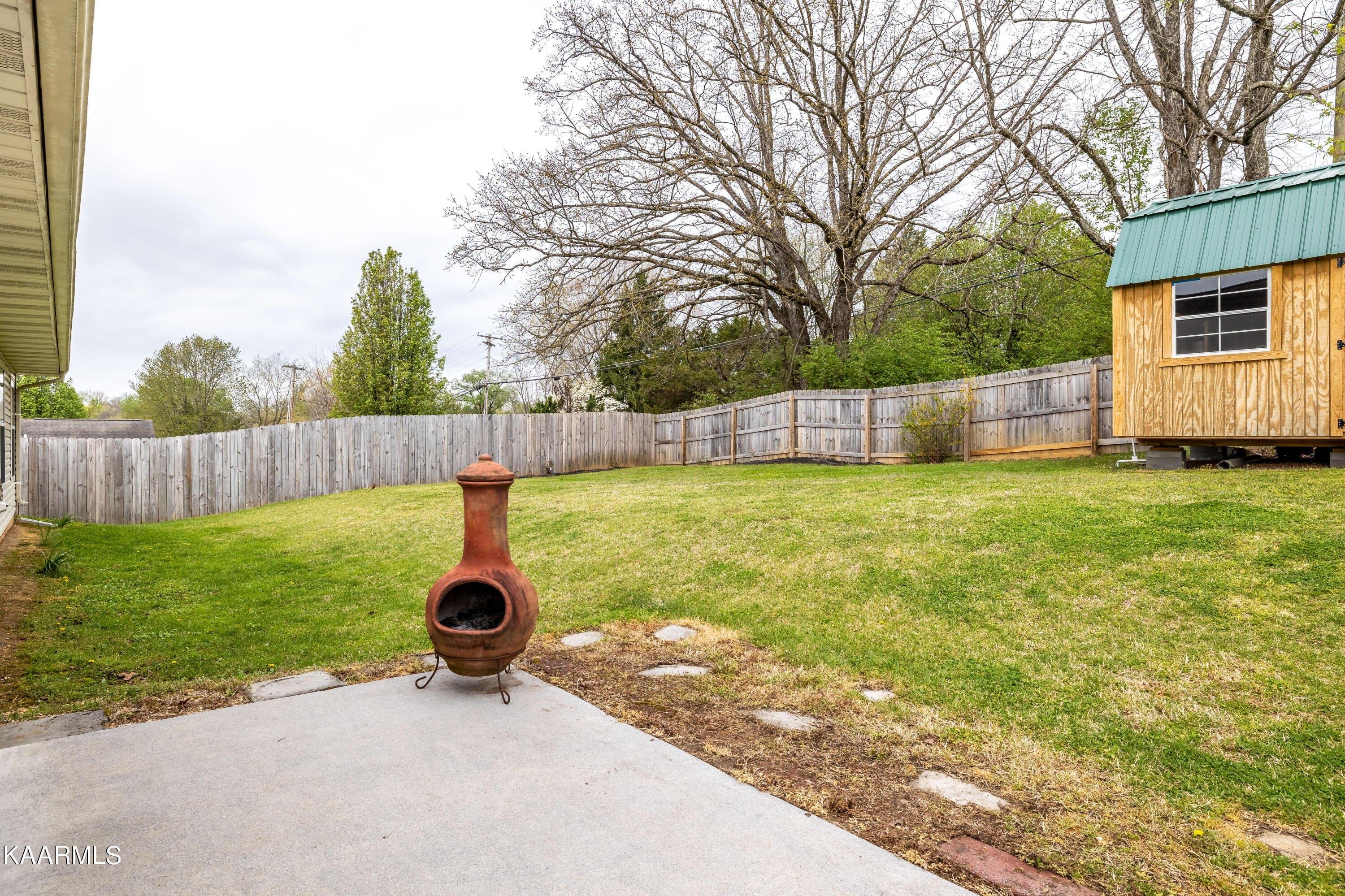 Autumn Oak Cir, Maryville, TN 37801