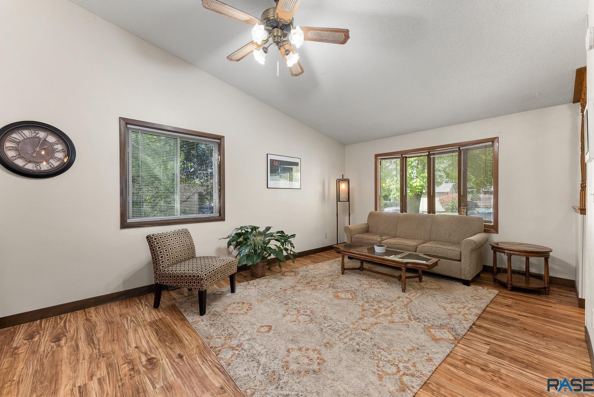 E Belmont St, Sioux Falls, SD 57103