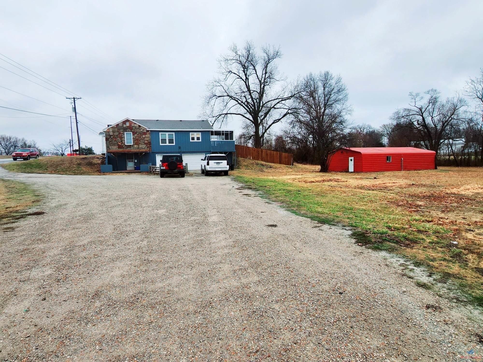 W Rives Rd, Clinton, MO 64735