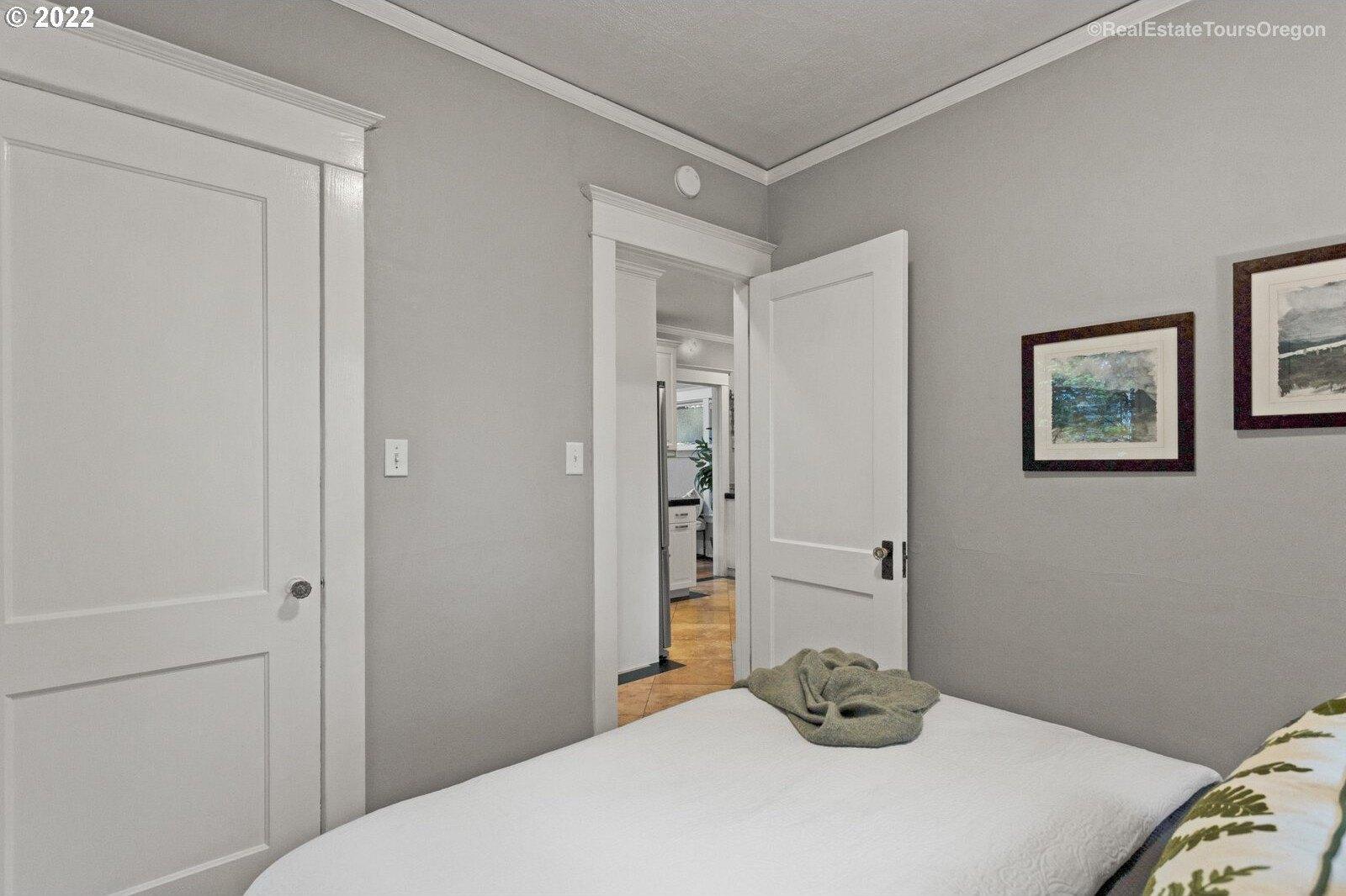 Se Clay St, Portland, OR 97214