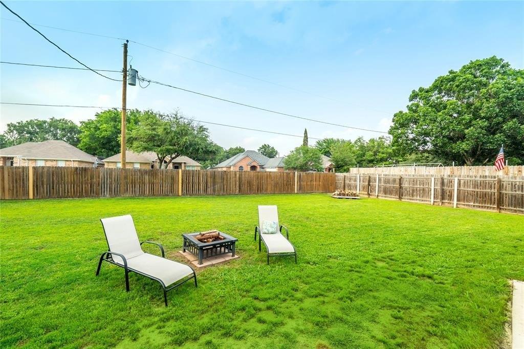 Sweetbriar Ct, North Richland Hills, TX 76182