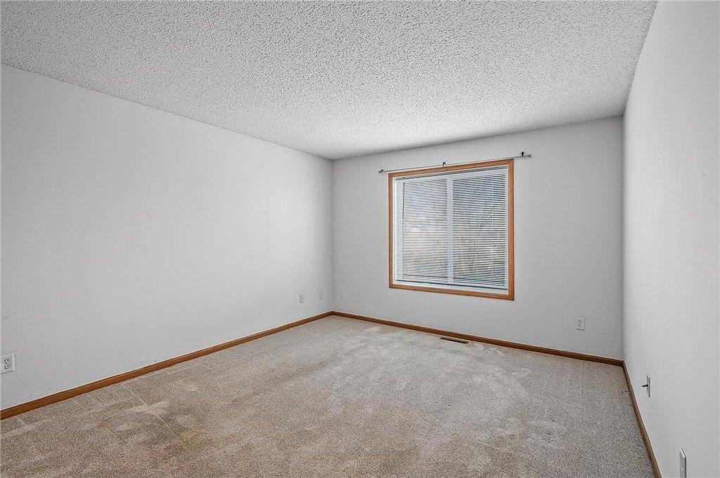 Meadow Grass Ln S, Cottage Grove, MN 55016