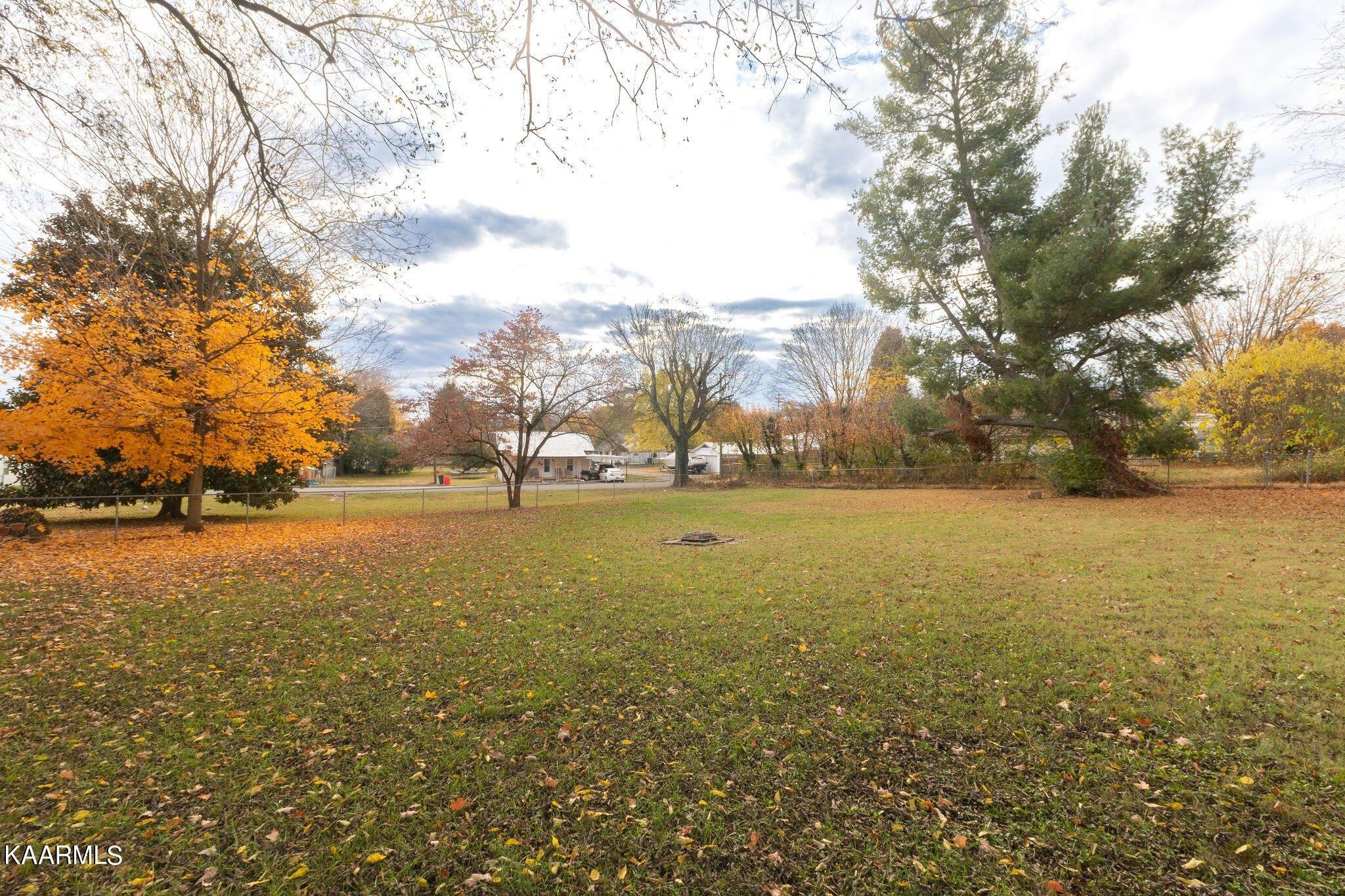Ward Ave, Loudon, TN 37774