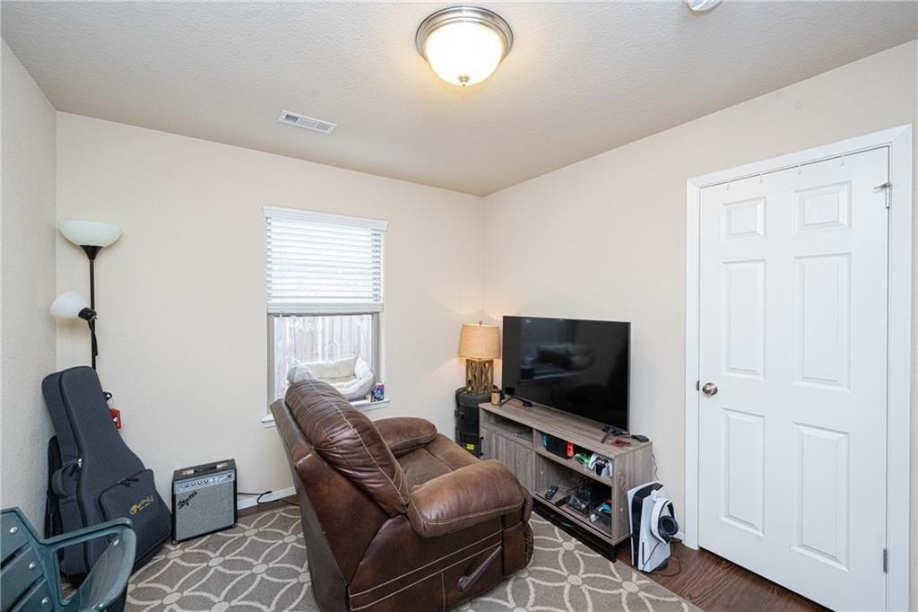Elmwood Ave, Lowell, AR 72745
