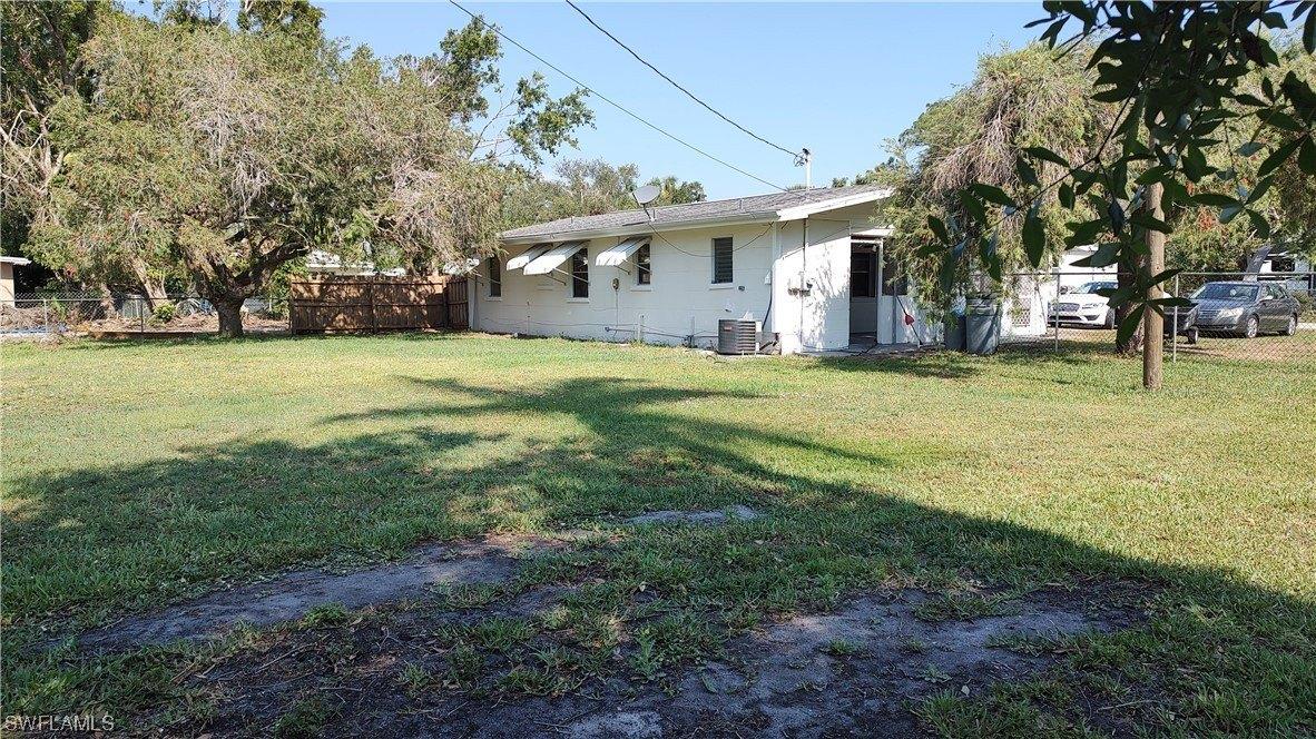 Glenmont Dr W, North Fort Myers, FL 33917