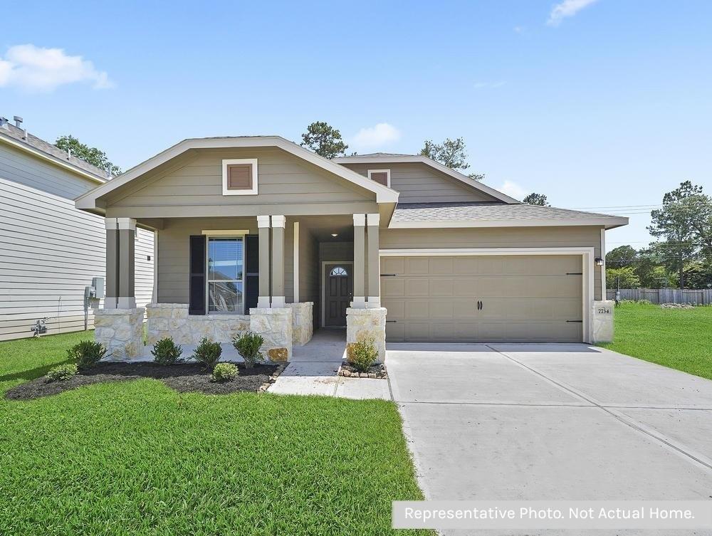 Lasso Ct, Angleton, TX 77515