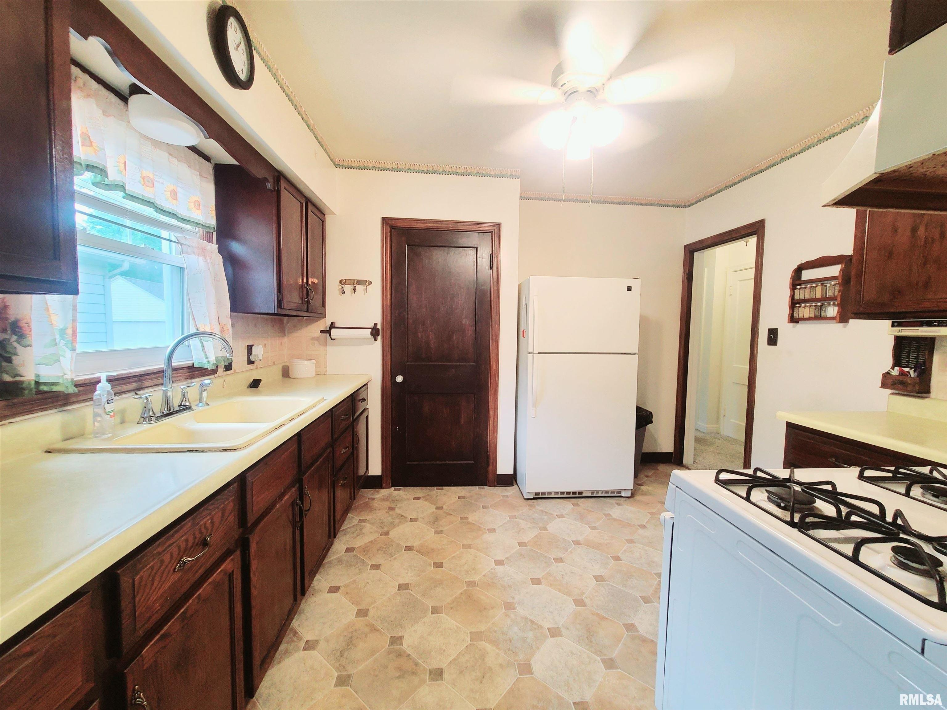 32nd St, Rock Island, IL 61201